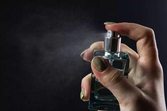 eau-de-toilette-6399434_640